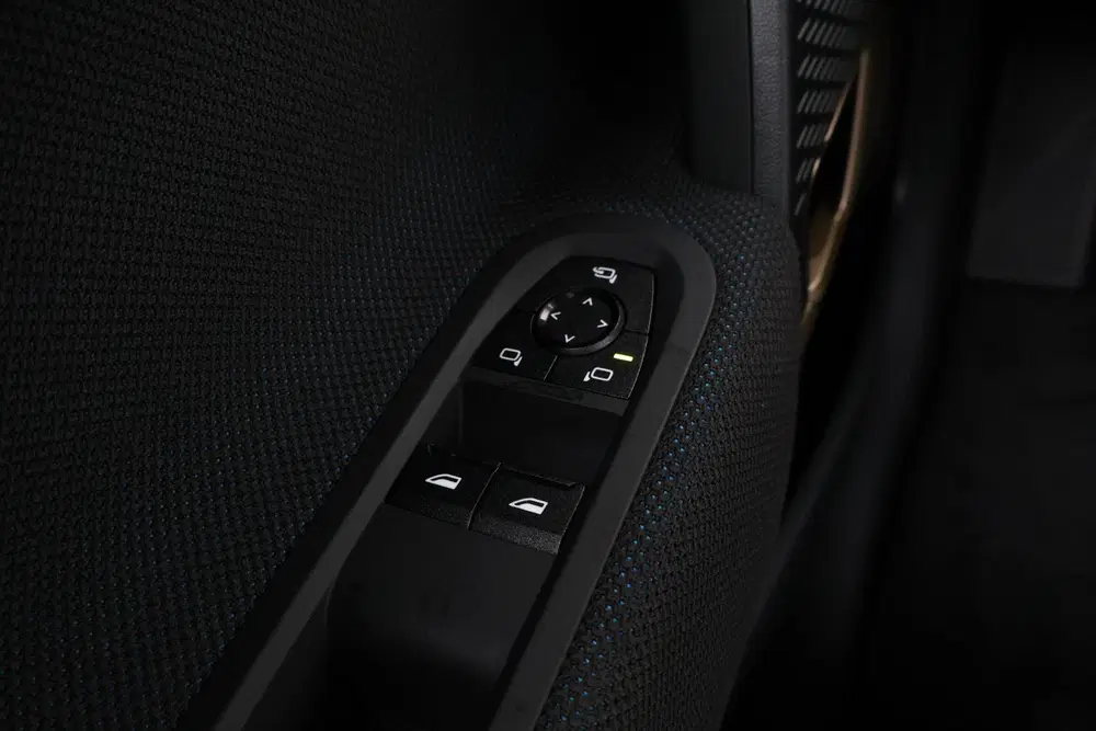 Mini Cooper Cooper E Favoured L 40.7 kWh uit 2026, foto 15