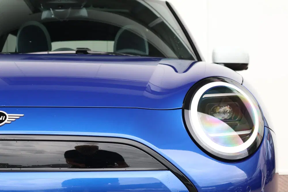 Mini Cooper Cooper E Favoured L 40.7 kWh uit 2026, foto 3