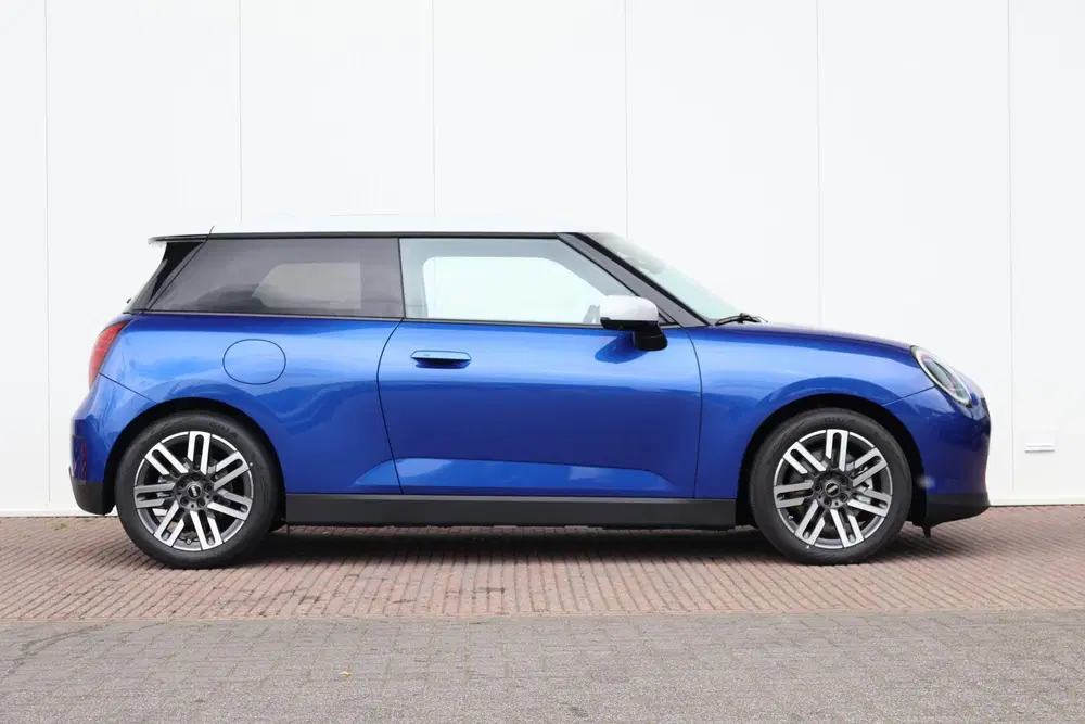 Mini Cooper Cooper E Favoured L 40.7 kWh uit 2026, foto 5