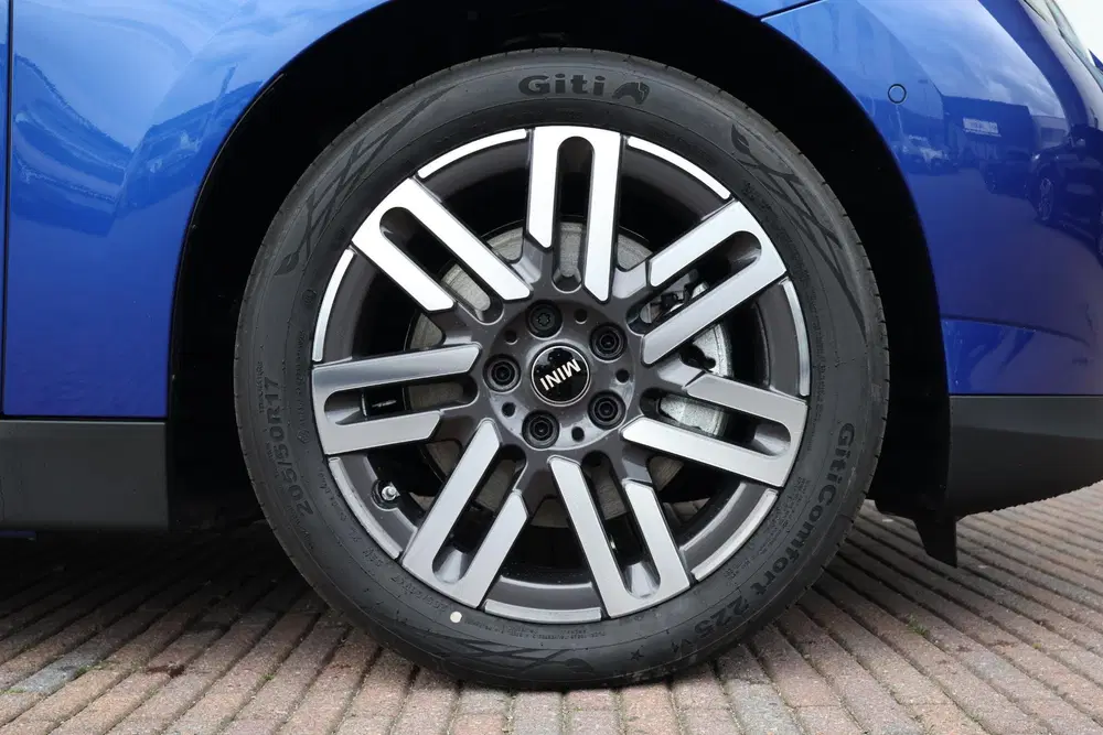 Mini Cooper Cooper E Favoured L 40.7 kWh uit 2026, foto 6