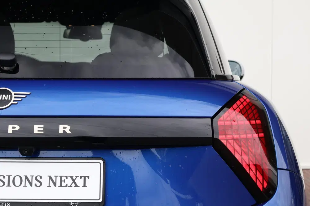 Mini Cooper Cooper E Favoured L 40.7 kWh uit 2026, foto 9