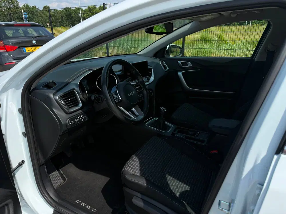 Kia Ceed 1.0 T-GDi DynamicLine uit 2022, foto 12