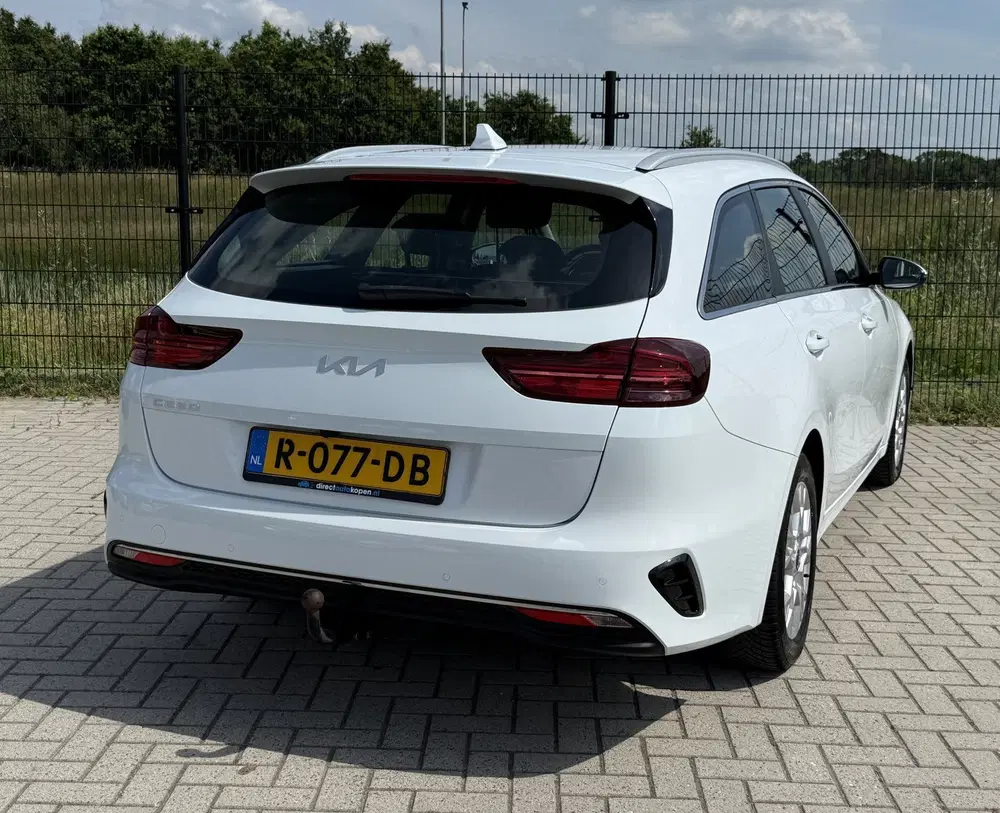 Kia Ceed 1.0 T-GDi DynamicLine uit 2022, foto 2