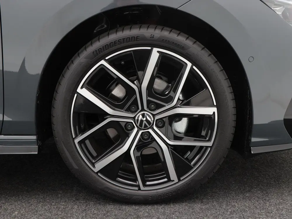Volkswagen Golf R-Line Edition 1.5 eTSI 150 PK Automaat | Tr uit 2026, foto 14
