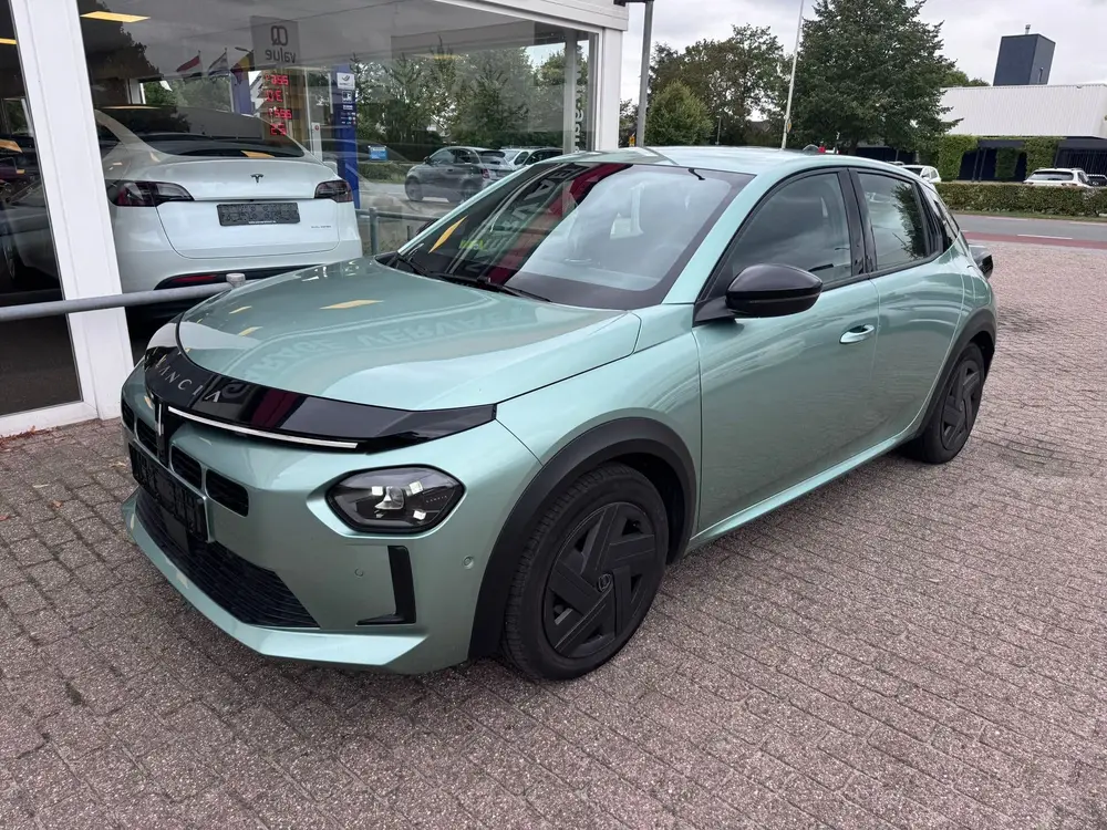 Lancia Ypsilon 1.2 Turbo Hybrid uit 2024, foto 4