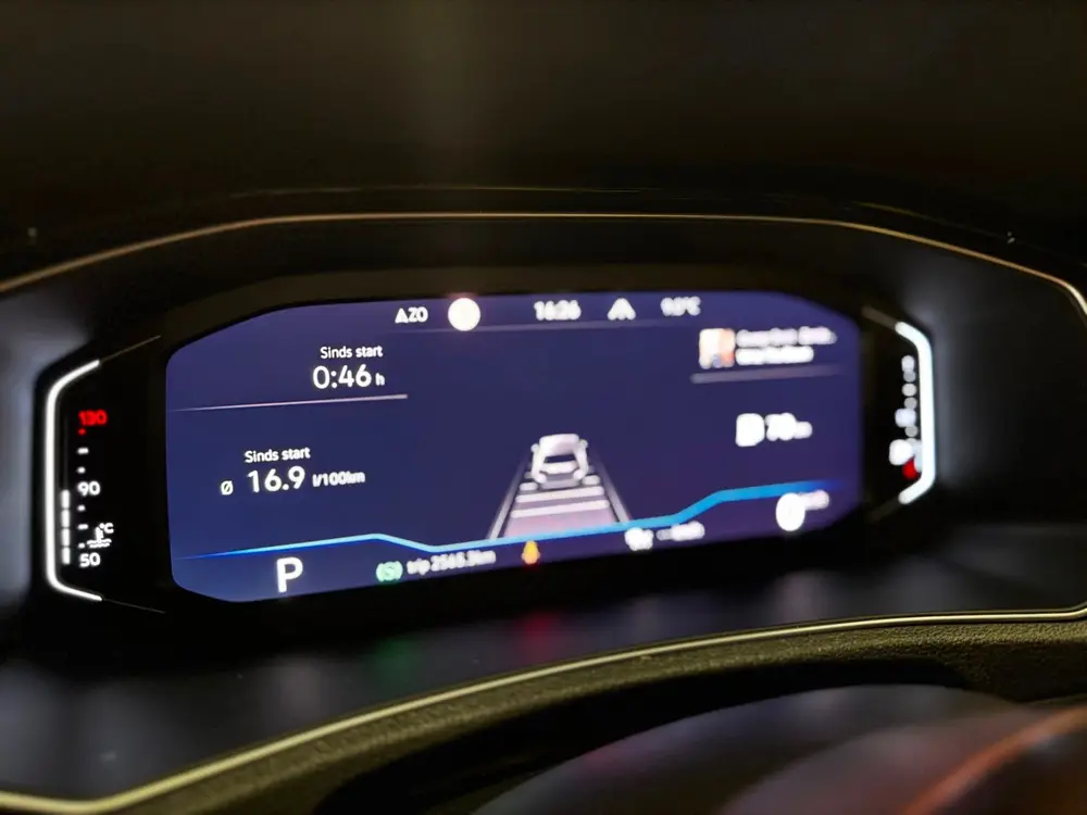 Volkswagen T-Roc 1.5 TSI Sport Black Style Digital Dash Elec uit 2021, foto 15