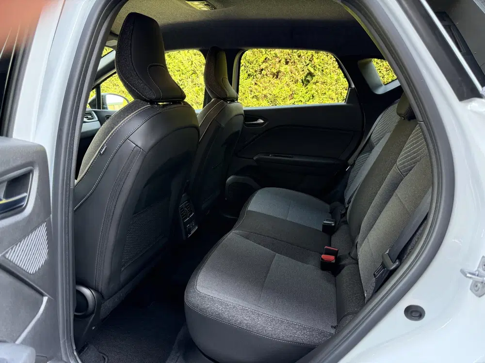 Renault Captur 1.3 mild hybrid 160pk Automaat Techno l 15 uit 2025, foto 7