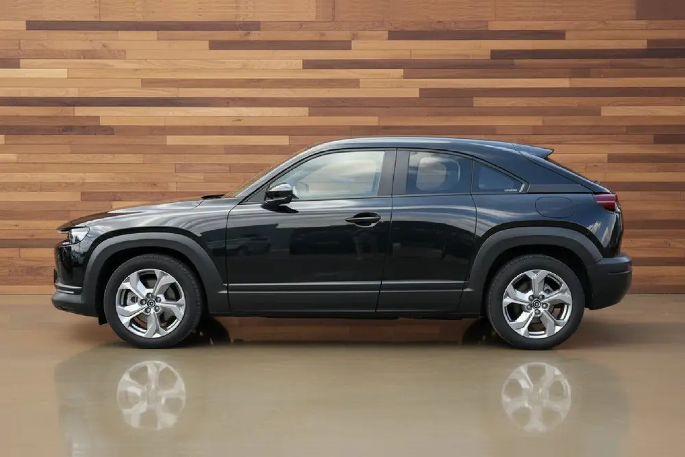Mazda MX-30 e-SkyActiv 145 Comfort 36 kWh uit 2021, foto 2