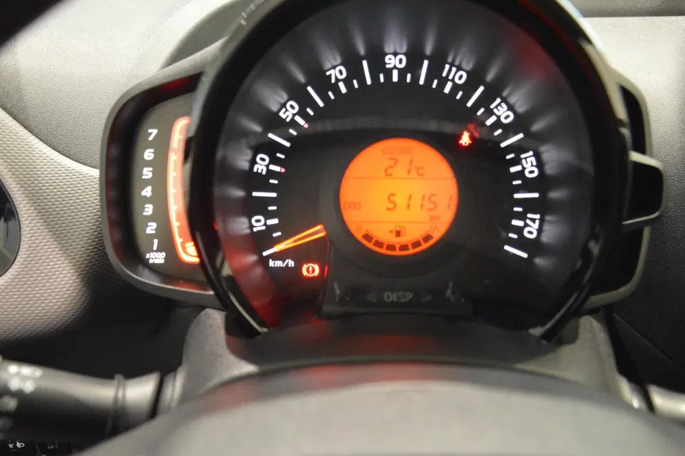 Peugeot 108 1.0 e-VTi Allure Groot scherm en camera uit 2020, foto 11