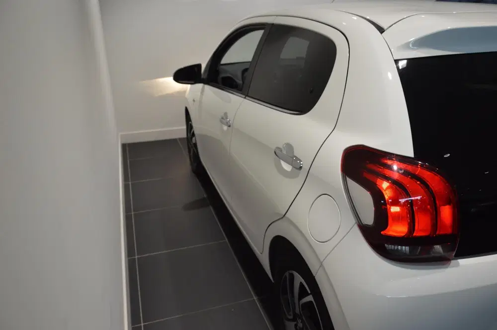 Peugeot 108 1.0 e-VTi Allure Groot scherm en camera uit 2020, foto 19