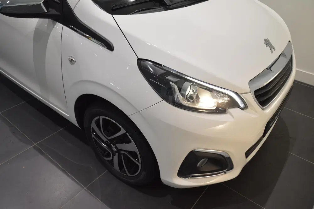 Peugeot 108 1.0 e-VTi Allure Groot scherm en camera uit 2020, foto 20