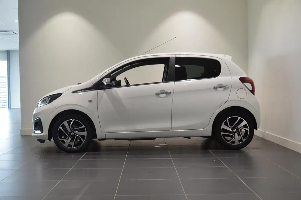 Peugeot 108 1.0 e-VTi Allure Groot scherm en camera uit 2020, foto 3
