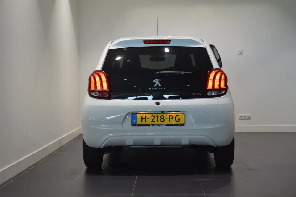 Peugeot 108 1.0 e-VTi Allure Groot scherm en camera uit 2020, foto 5
