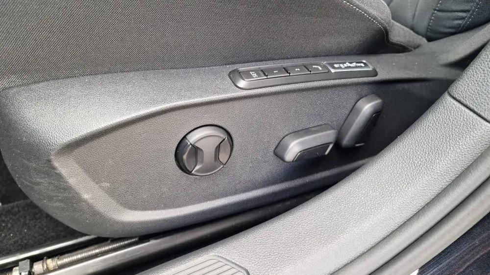 Volkswagen Golf Variant 1.0 TSI Life Business, Stoel&stuurve uit 2022, foto 15