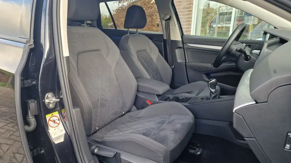 Volkswagen Golf Variant 1.0 TSI Life Business, Stoel&stuurve uit 2022, foto 4