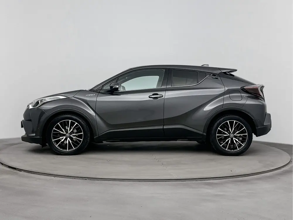 Toyota C-Hr 1.8 Hybrid Executive | Parkeersensoren V+A | JBL uit 2019, foto 3