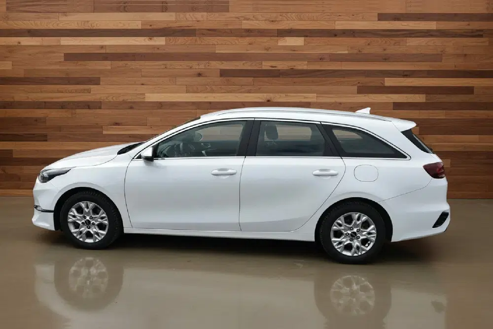 Kia Ceed 1.0 T-GDi DynamicLine uit 2022, foto 2
