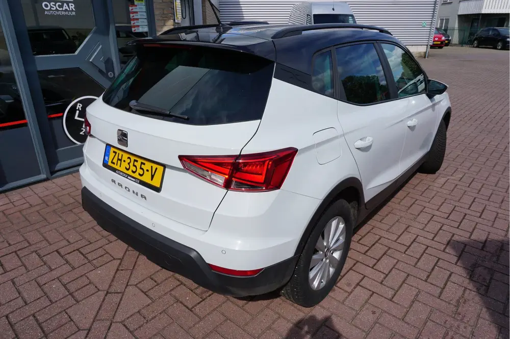 SEAT Arona 1.0 TSI Style Business Intense (bj 2019) uit 2019, foto 2