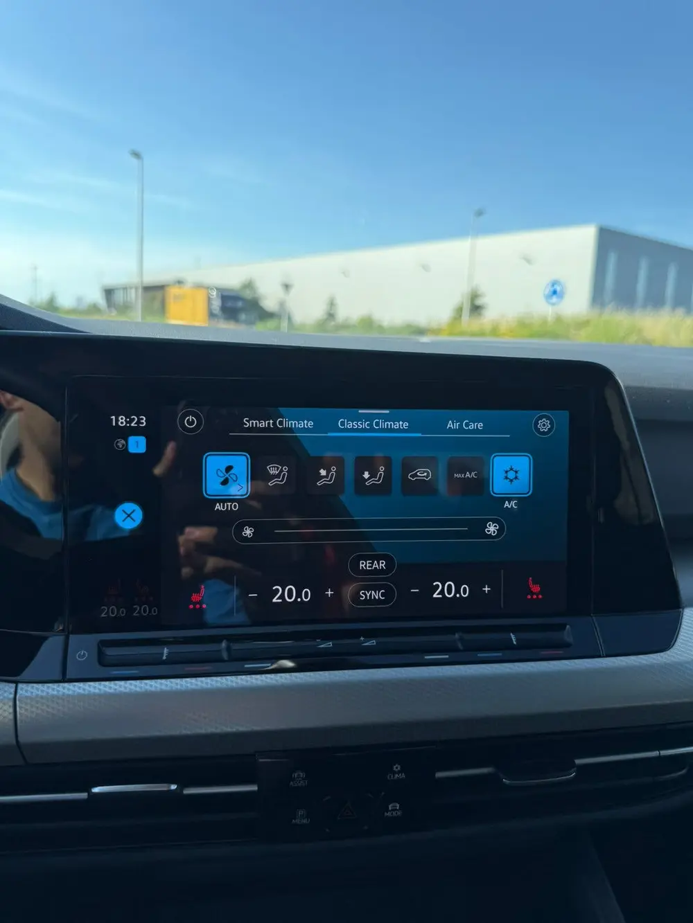 Volkswagen Golf 1.5 eTSI 130pk 7-DSG Trekhaak Dealerondh uit 2023, foto 12