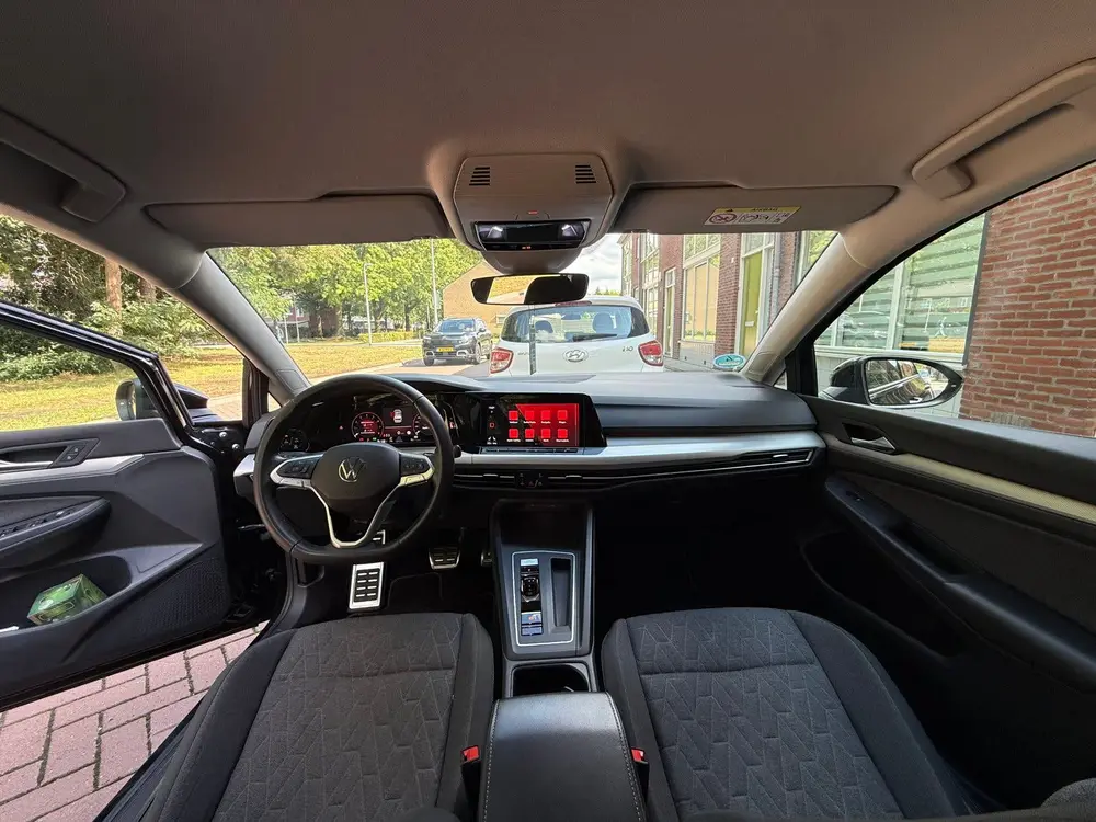 Volkswagen Golf 1.5 eTSI 130pk 7-DSG Trekhaak Dealerondh uit 2023, foto 17