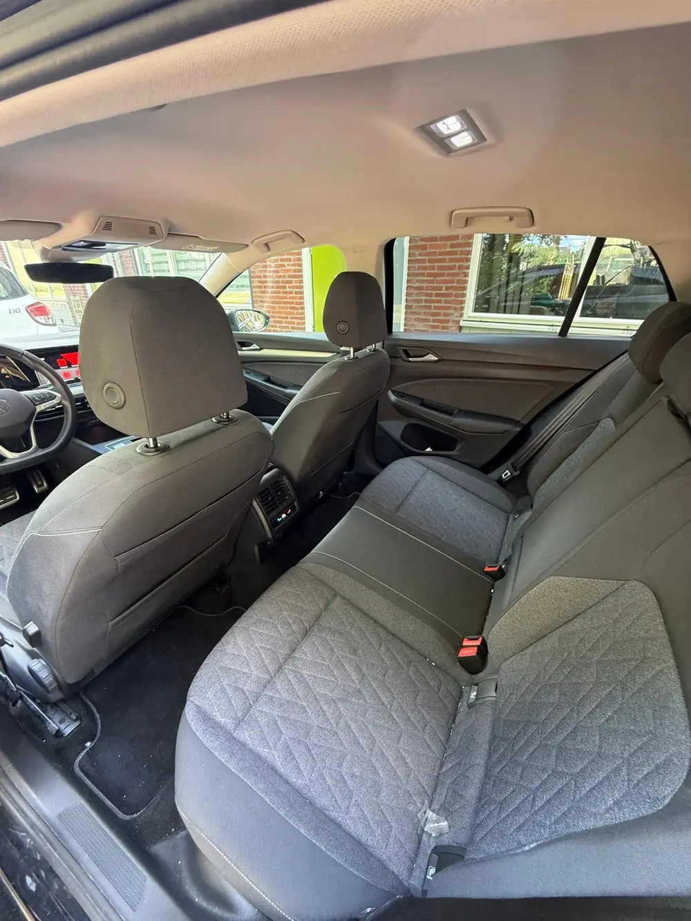 Volkswagen Golf 1.5 eTSI 130pk 7-DSG Trekhaak Dealerondh uit 2023, foto 18