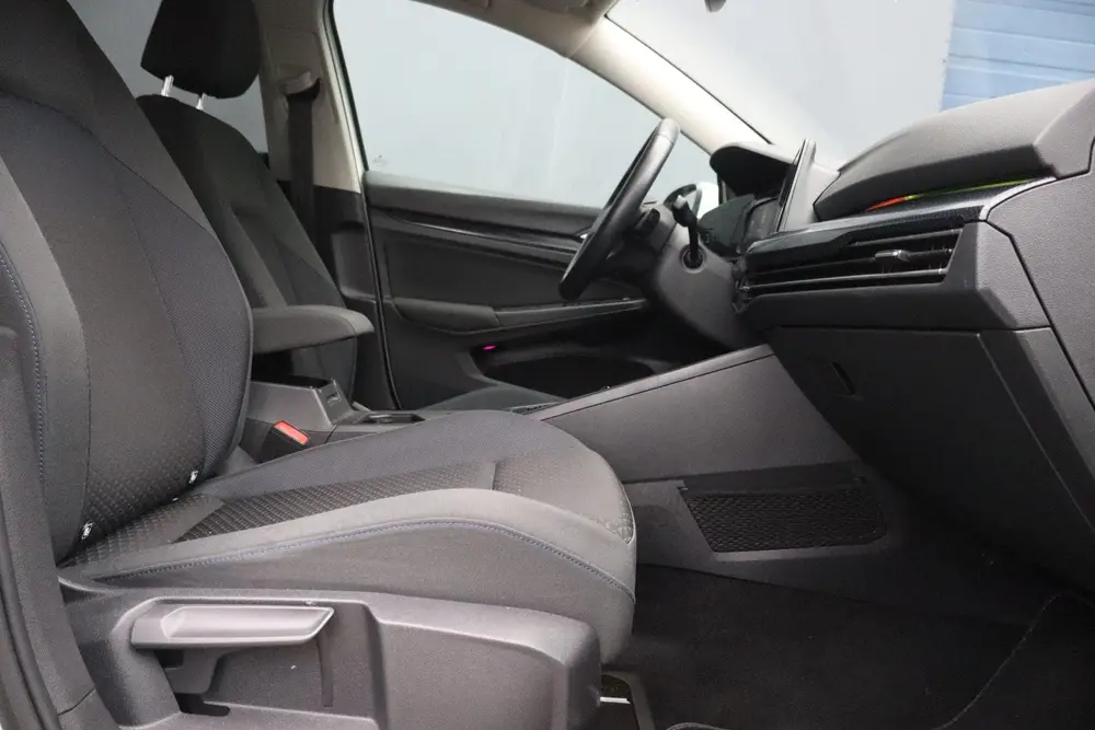 Volkswagen Golf 1.0 eTSI Life Business | Automaat | Cruise c uit 2021, foto 20