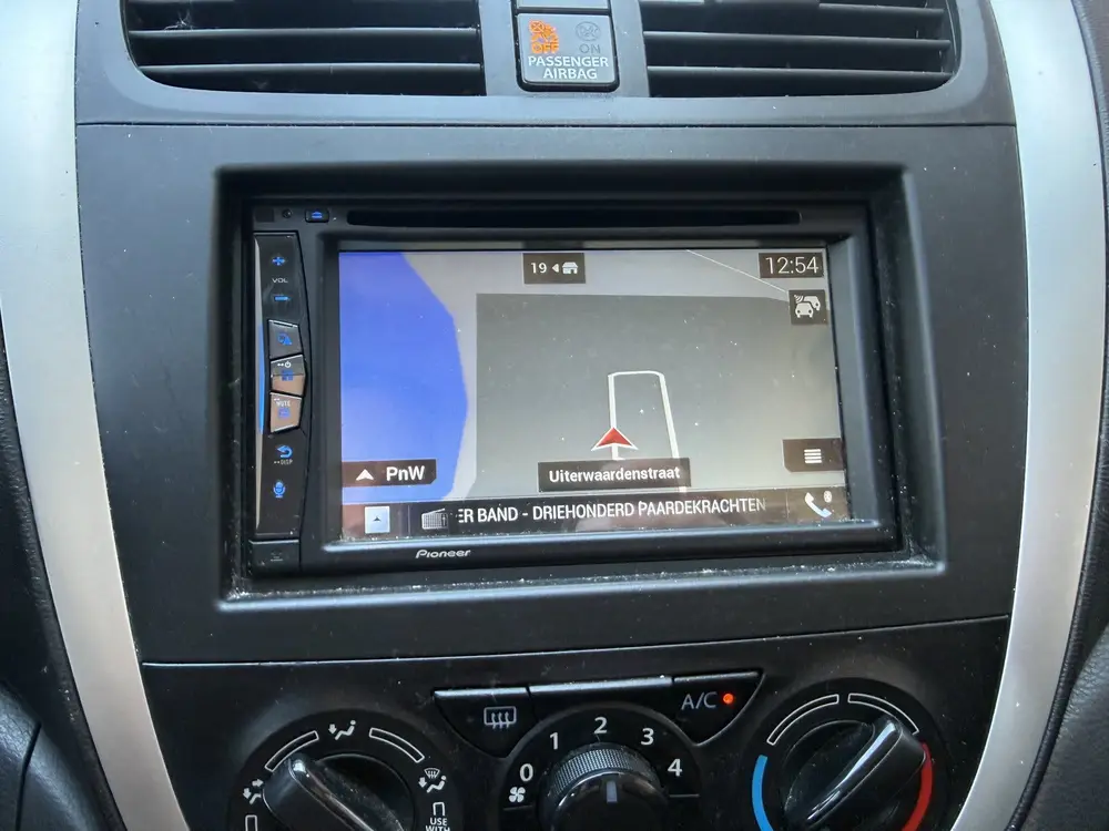 Suzuki Celerio 1.0 Comfort  park sensor  Navigatie uit 2019, foto 2