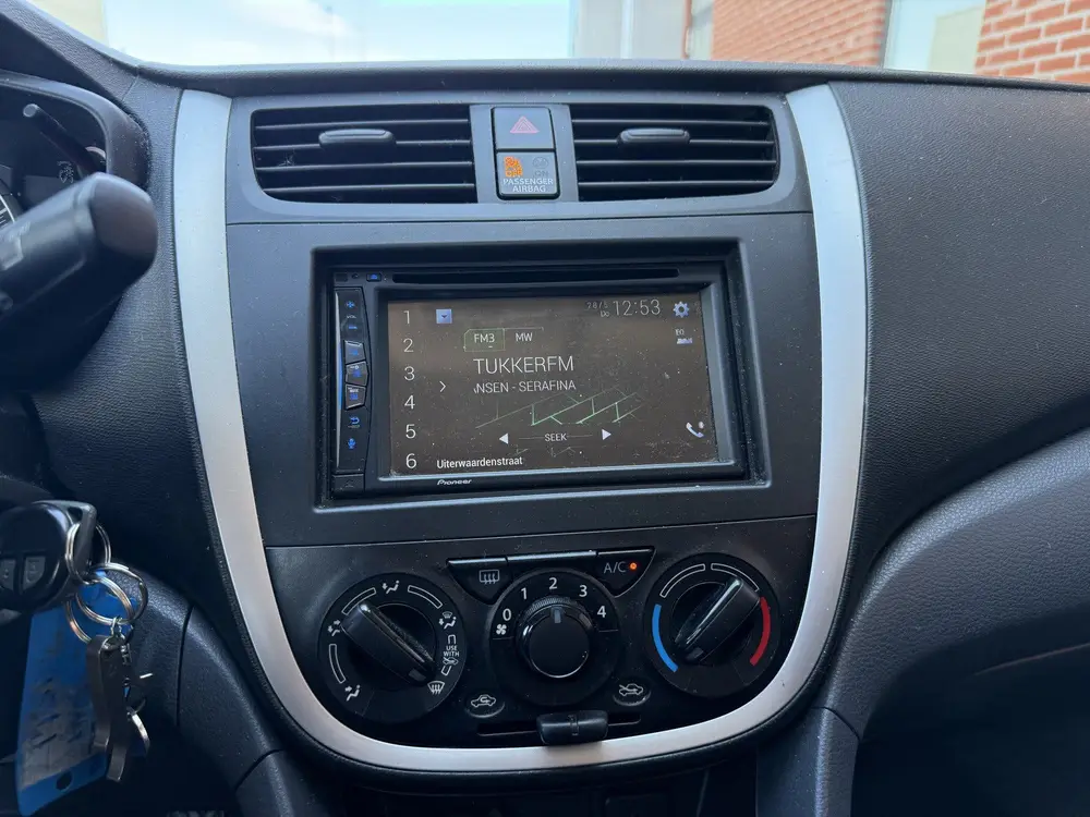 Suzuki Celerio 1.0 Comfort  park sensor  Navigatie uit 2019, foto 8