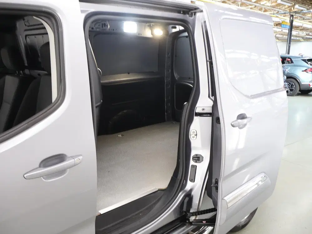 Toyota Proace City 1.5 D-4D uit 2023, foto 12