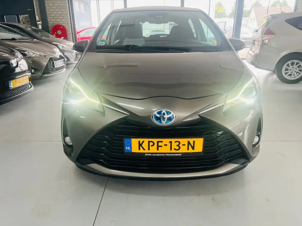 Toyota Yaris 1.5 Hybrid Dynamic uit 2019, foto 2
