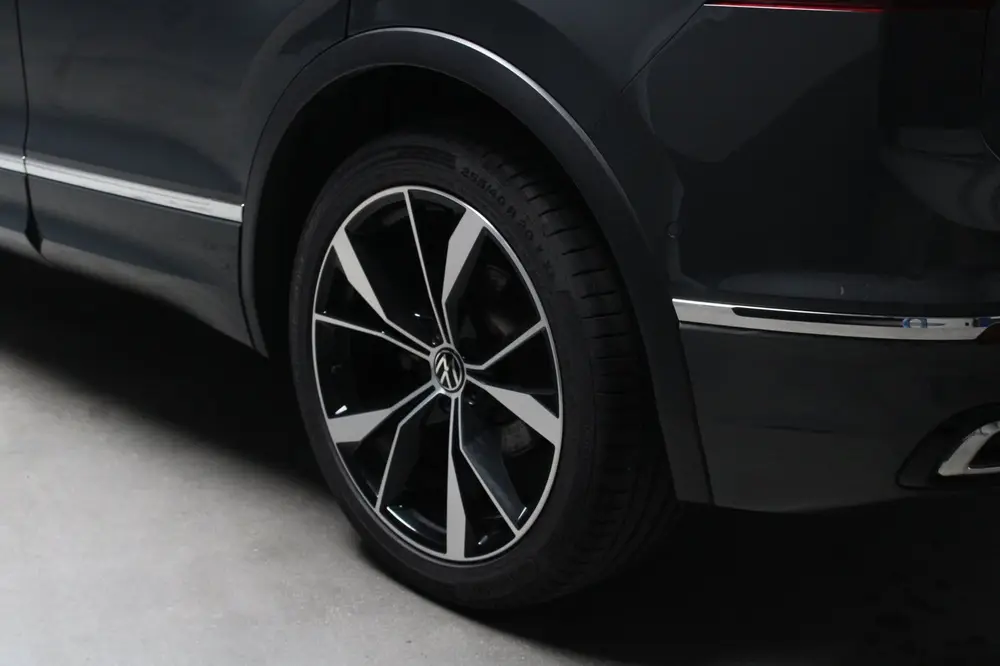 Volkswagen Tiguan 1.5 TSI R-Line l 3x R-Line Pano ACC IQ uit 2021, foto 8