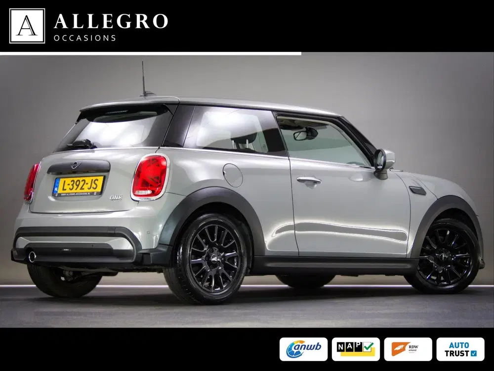Mini One 1.5 Essential (UNION JACK LIGHTS uit 2021, foto 2