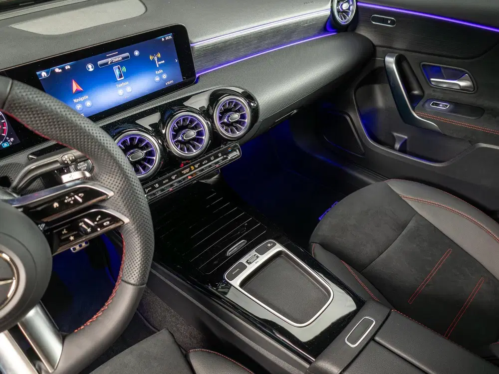 Mercedes-Benz A-Klasse 250 e Business Solution AMG uit 2026, foto 17