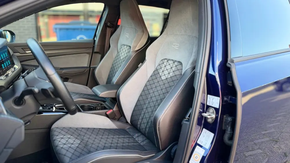 Volkswagen Golf 1.5 eTSI R-Line BusinessAutomaat,Carplay,Atl uit 2023, foto 10