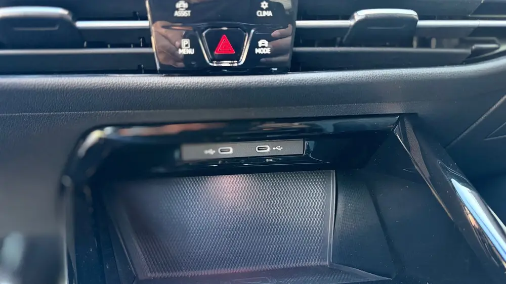 Volkswagen Golf 1.5 eTSI R-Line BusinessAutomaat,Carplay,Atl uit 2023, foto 19