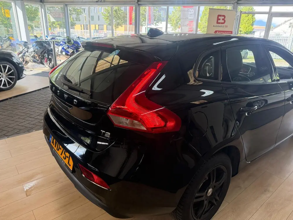Volvo V40 2.0 T2 Inscription uit 2019, foto 11
