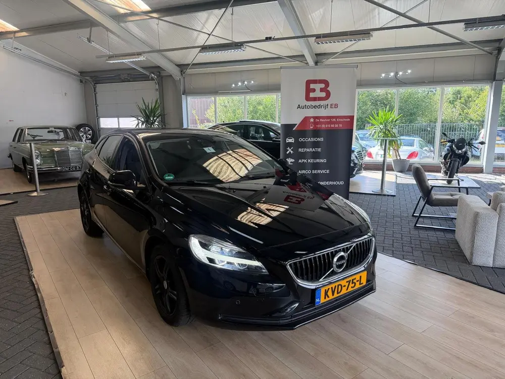 Volvo V40 2.0 T2 Inscription uit 2019, foto 3