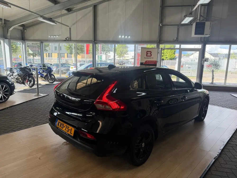 Volvo V40 2.0 T2 Inscription uit 2019, foto 5