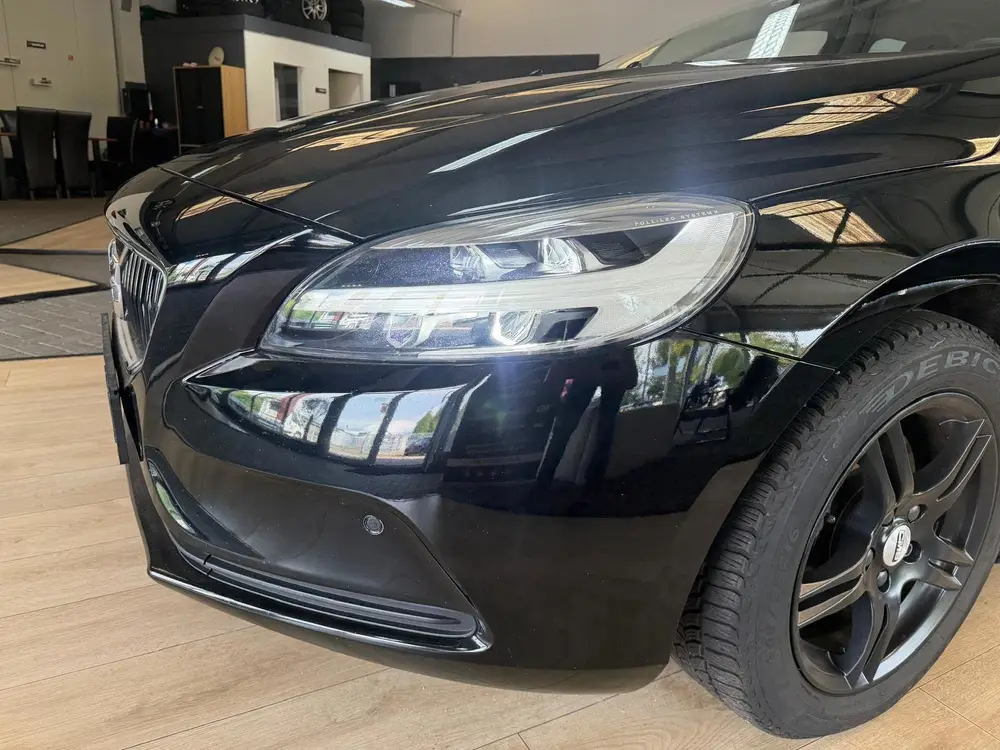 Volvo V40 2.0 T2 Inscription uit 2019, foto 9