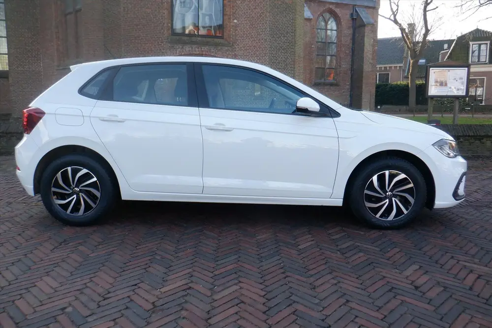 Volkswagen Polo 1.0 TSI 95pk Life PDC voor en achter -CARPLA uit 2023