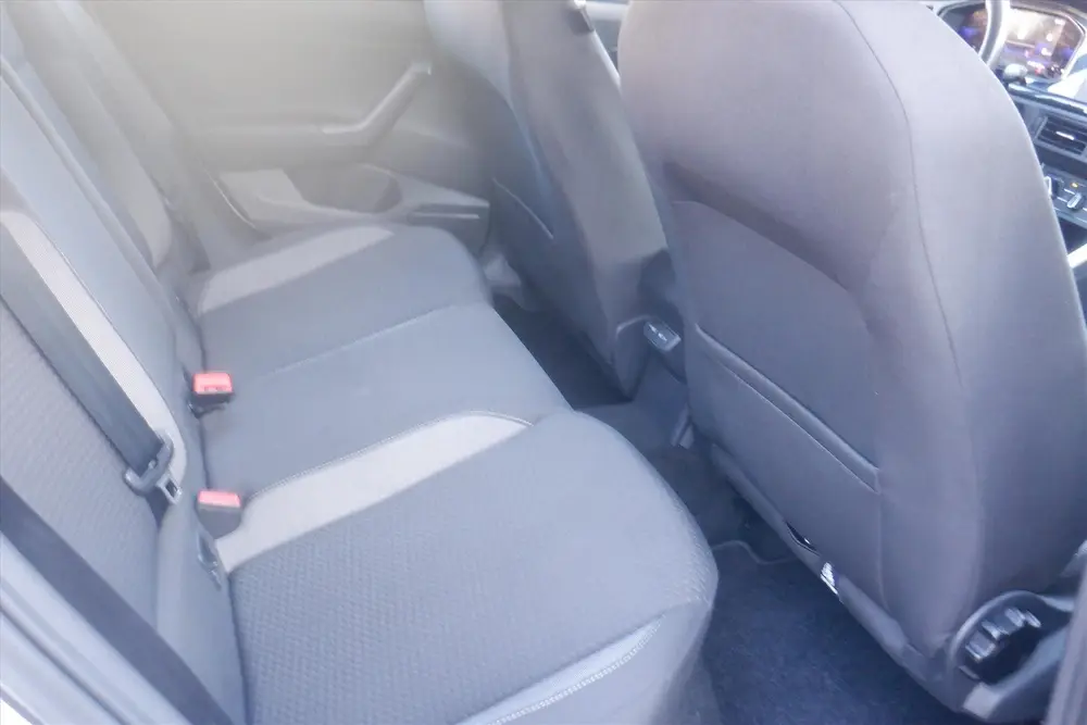 Volkswagen Polo 1.0 TSI 95pk Life PDC voor en achter -CARPLA uit 2023, foto 12