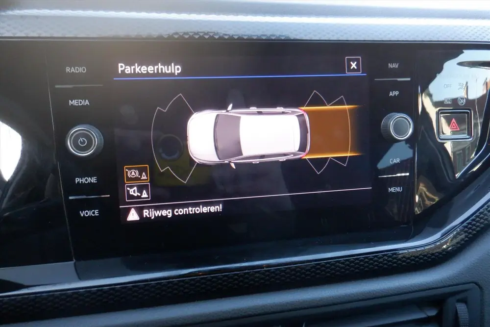 Volkswagen Polo 1.0 TSI 95pk Life PDC voor en achter -CARPLA uit 2023, foto 20