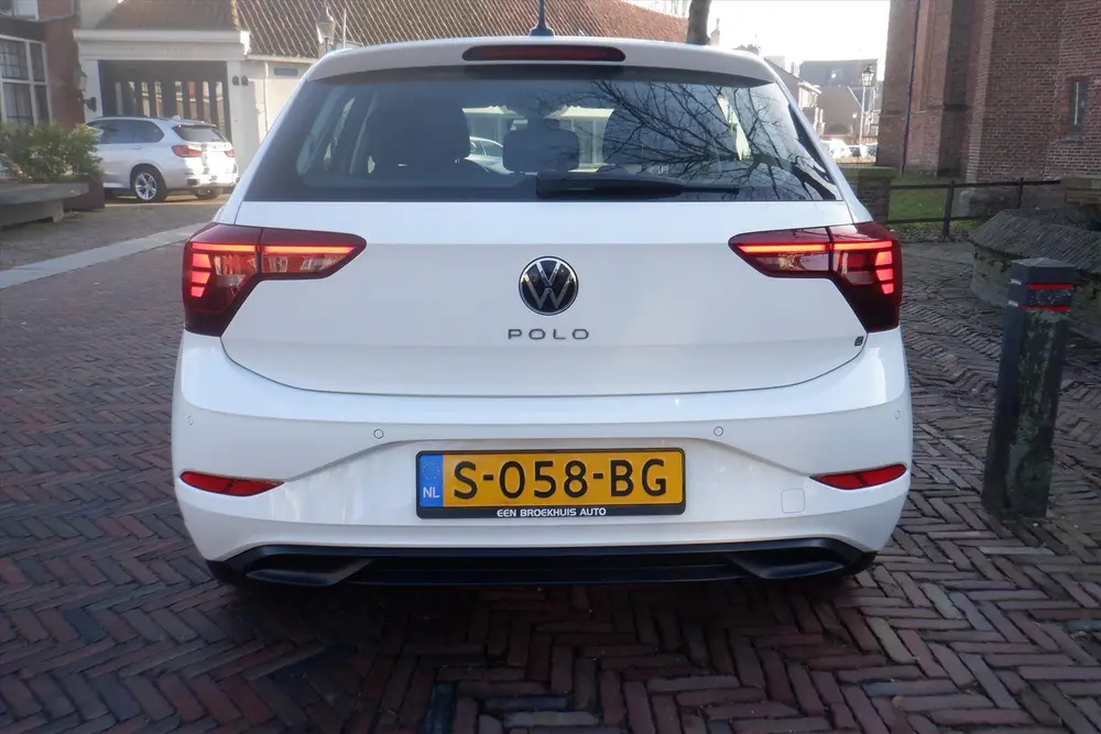 Volkswagen Polo 1.0 TSI 95pk Life PDC voor en achter -CARPLA uit 2023, foto 3