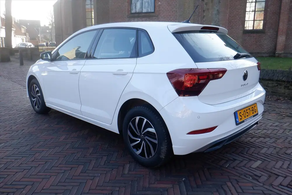 Volkswagen Polo 1.0 TSI 95pk Life PDC voor en achter -CARPLA uit 2023, foto 4