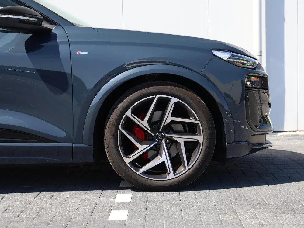 Audi Q6 e-tron S-Line 83 kWh 252 pk uit 2026, foto 16