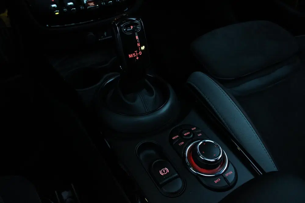 Mini Clubman 2.0 JCW ALL4 John Cooper Works PANO uit 2021, foto 20