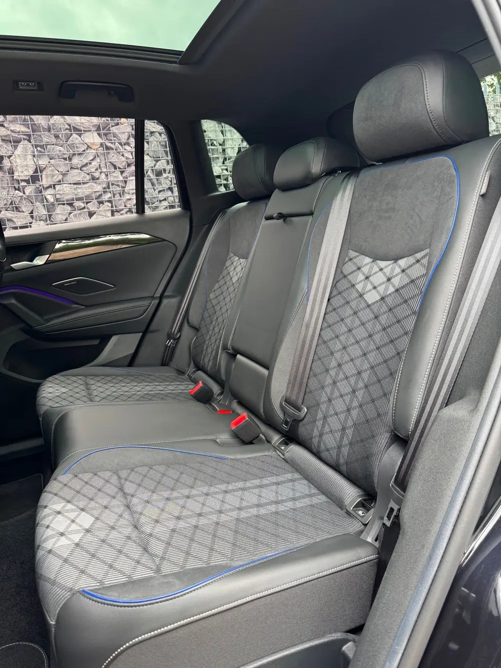 Volkswagen Tiguan 1.5 eTSI R-Line Pano H/K 360' HUD Trekhaak uit 2024, foto 15