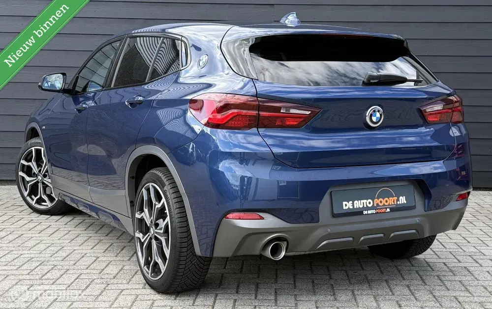 BMW X2 sDrive18i Executive M-Sport Kuipstoel uit 2023, foto 2
