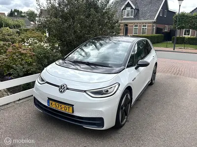 Volkswagen ID.3 First Plus 58 kWh SOH 92,5% PANORAMADAK IQ M uit 2020