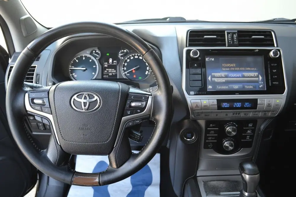 Toyota Land Cruiser 2.8 D-4D-F Executive Window Van uit 2019, foto 11
